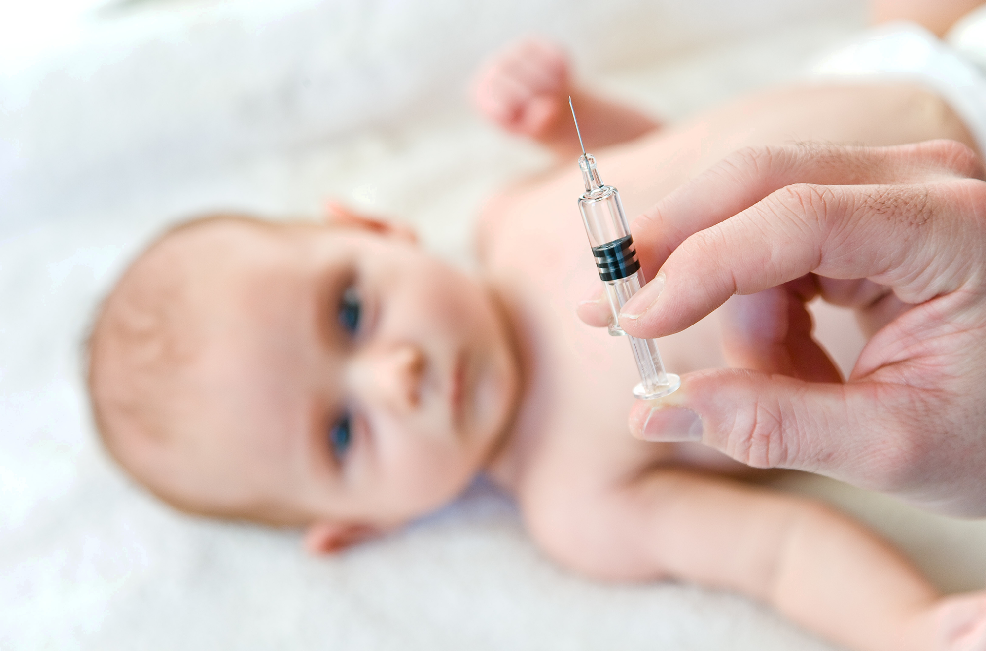 Первые прививки новорожденным. Вакцинация БЦЖ новорожденному. Прививка БЦЖ новорожденному. Вакцинация недоношенных БЦЖ БЦЖ.