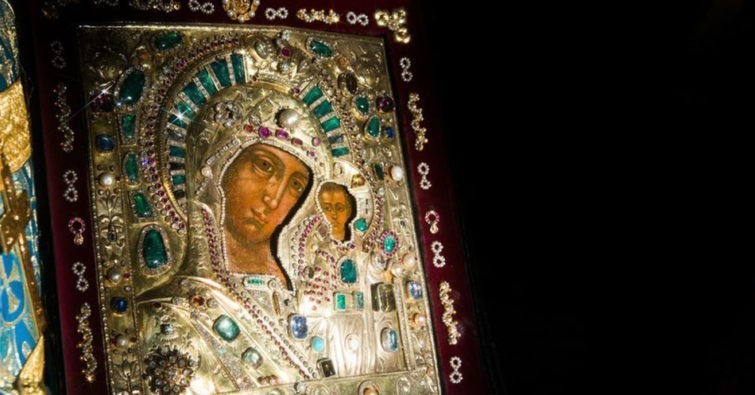 Икона Казанской Божьей Матери: молитва, фото, в чем помогает и значение