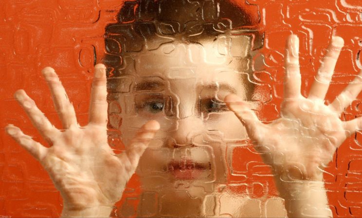 Как распознать аутизм у ребенка? Что об этом говорит наука