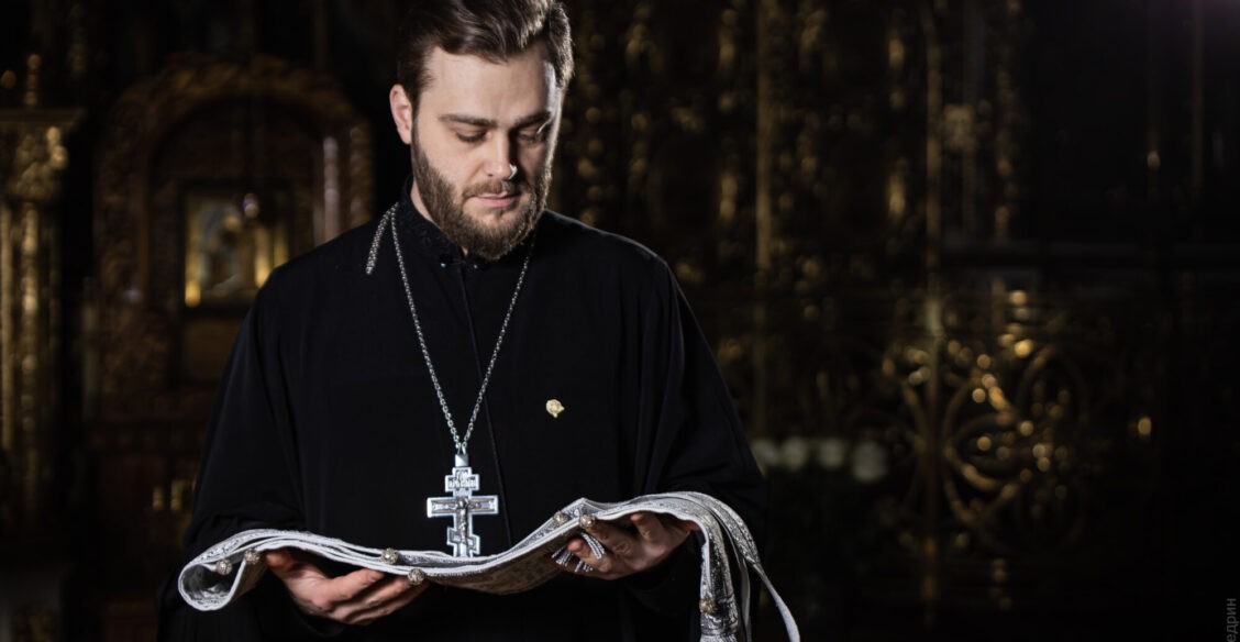 «Я не смог отпевать Лучика». Священник Антоний Смирнов — о потере сына и о том, почему болеют дети