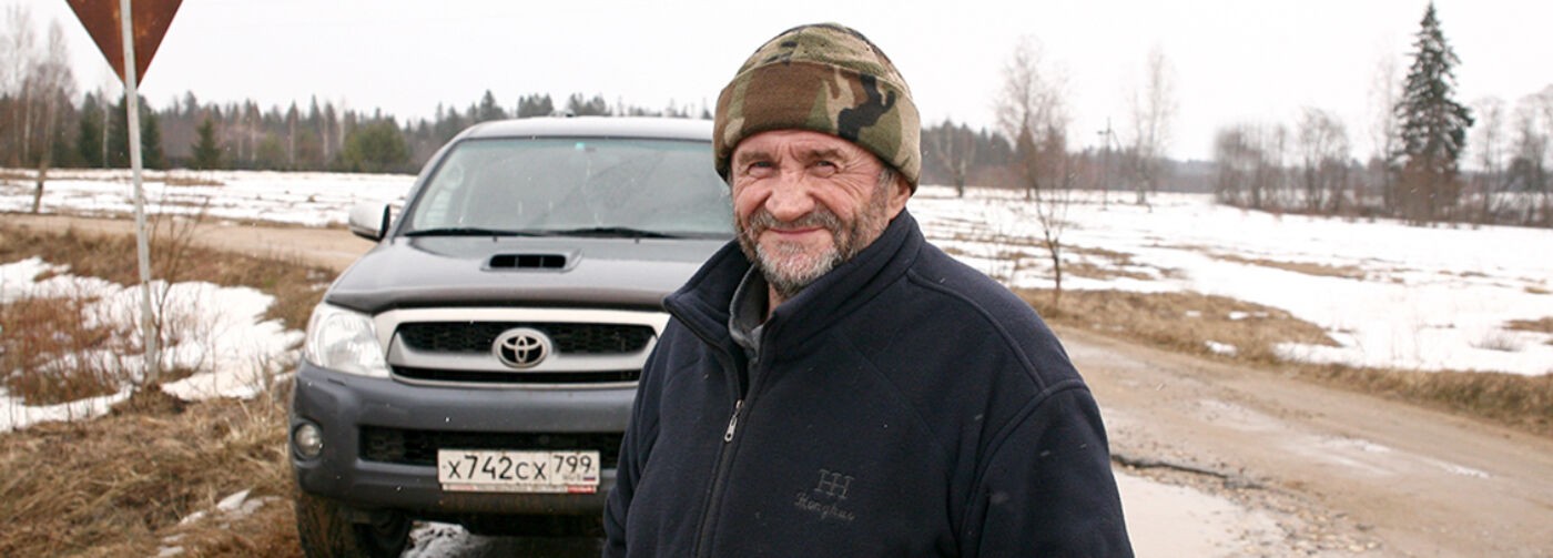 Последний парень на деревне. Зачем миллионер варит кашу телятам и выращивает зерно