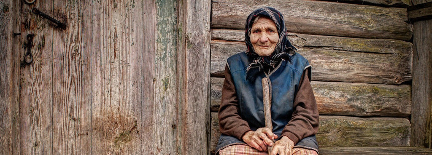 Огонь к домам подходит, а у бабушек — крестный ход