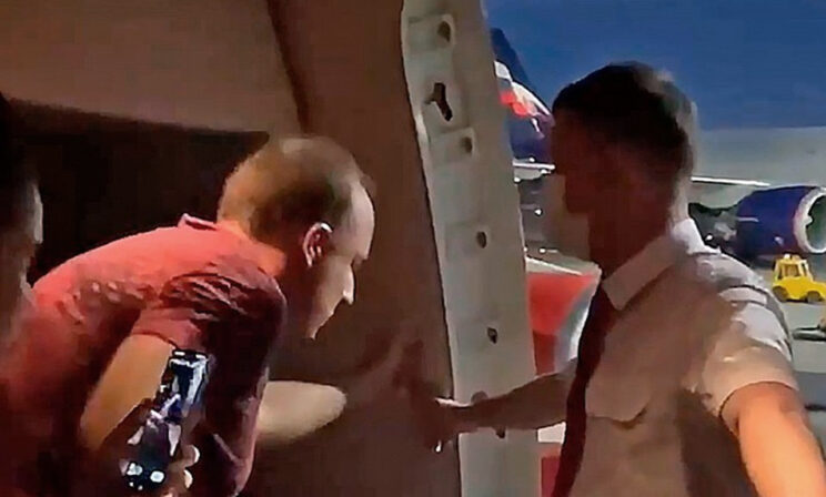Шота Горгадзе о пассажире, случайно открывшем люк самолета: «Это может случиться с каждым»