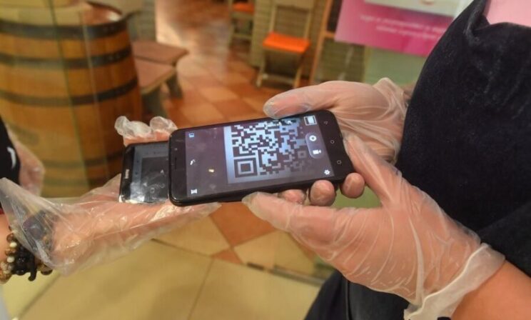 Молитвенная цепь против QR-кодов. Зачем пересылать ее 10 людям?