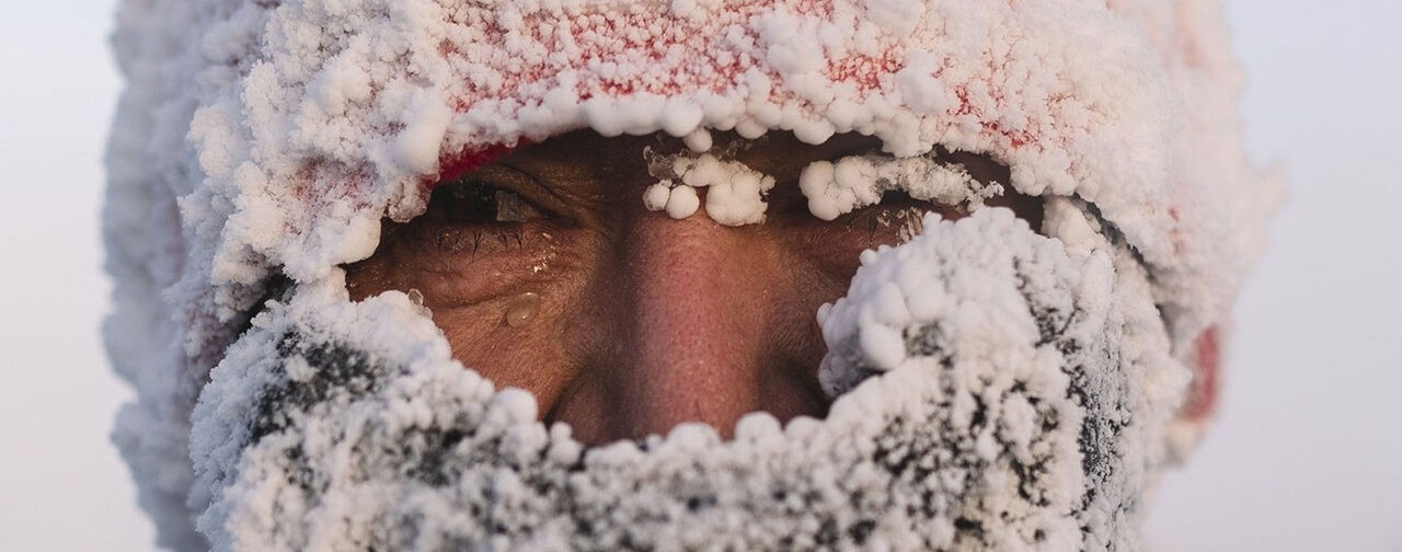 Забег в -53 и снегопад в Греции. 2 прошедших месяца зимы — в фотографиях